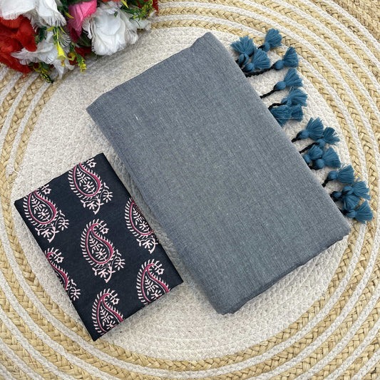 Plain Khadi Cotton Saree with Digital Print Blouse – Elegant & Comfortable Wear