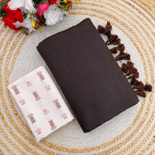 Plain Khadi Cotton Saree with Digital Print Blouse – Elegant & Comfortable Wear