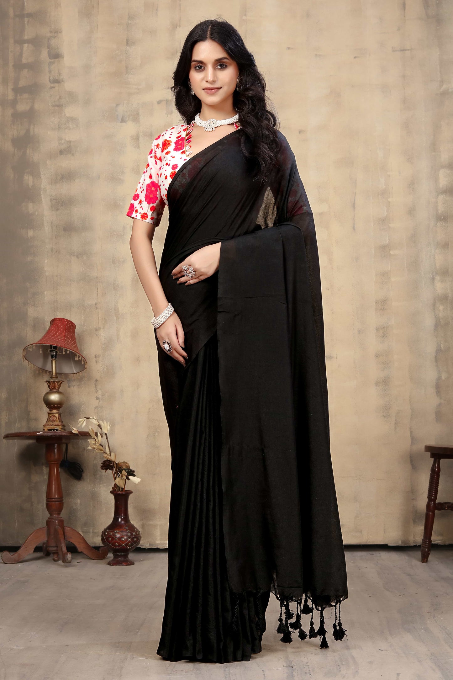 Plain Khadi Cotton Saree with Digital Print Blouse – Elegant & Comfortable Wear
